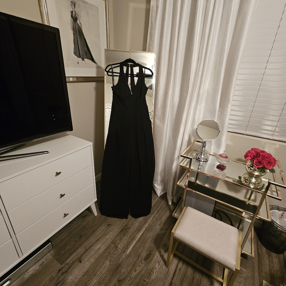 Elegant Black Jumpsuit - Picture 5 of 5